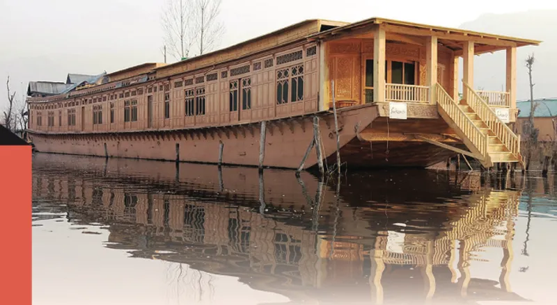 ‘NOT A SINGLE TOURIST’: Houseboat Owners watch livelihoods drift away