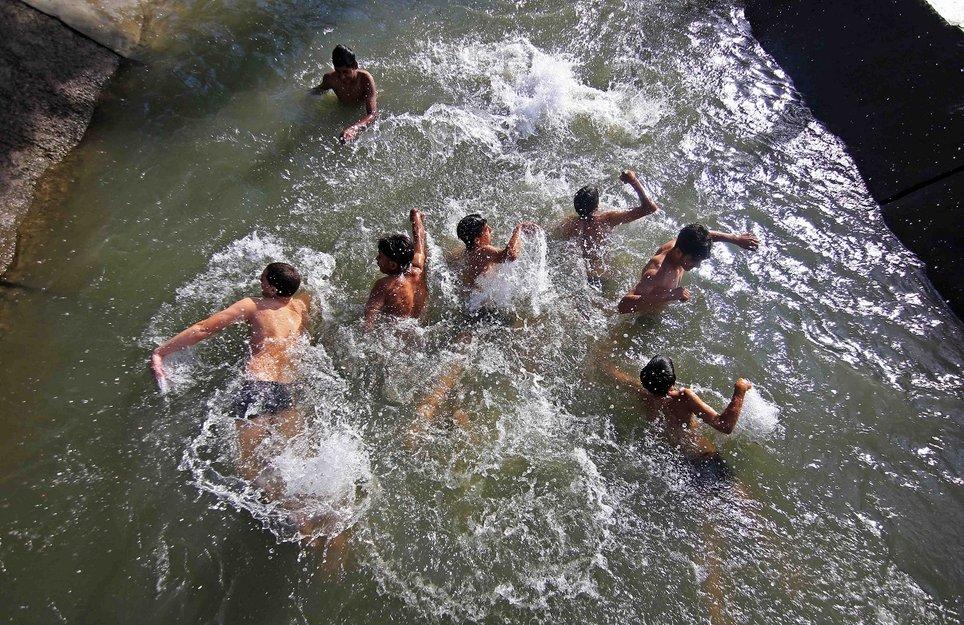 Heatwave Advisory As Temperature Soars In Kashmir