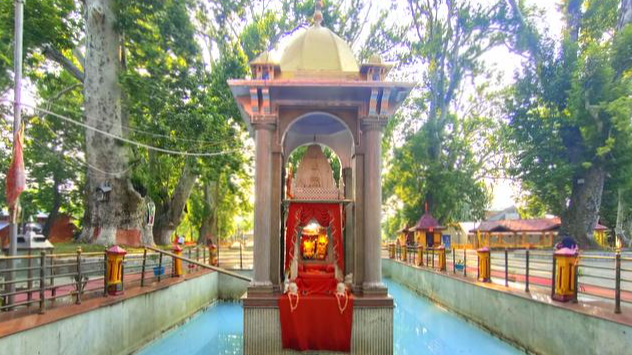 Participate in the sacred festival at Kheer Bhawani Temple  