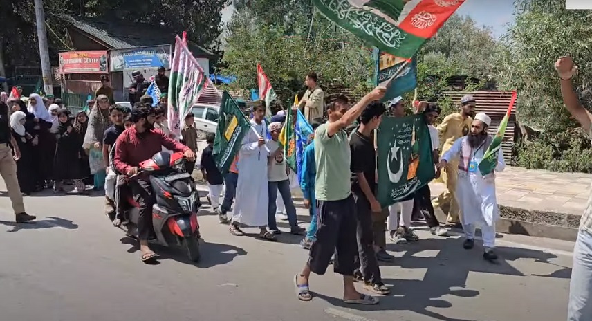 Thousands Join Eid-e-Milad Procession In Old City